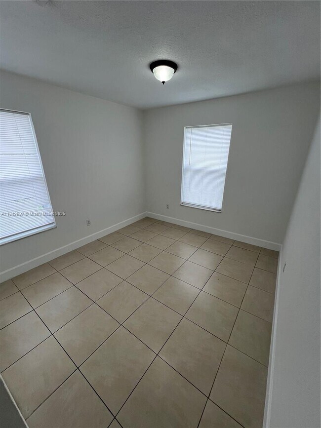 Building Photo - 25811 SW 132nd Ave