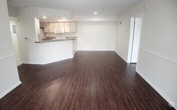 Building Photo - Gorgeous 2/2 Wood Floors Condo For Rent @ ...