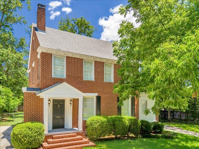 Building Photo - 3551 Overlook Ave