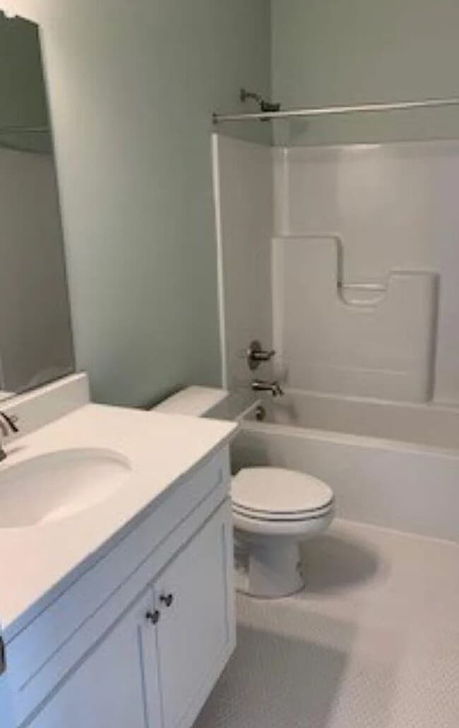 Building Photo - 1608 W Cary St