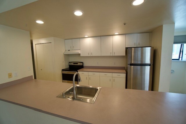 Building Photo - 80 Vine St