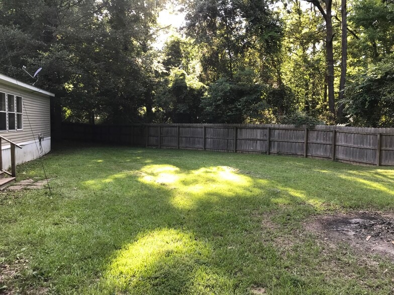 Building Photo - 105 Goshen Ct