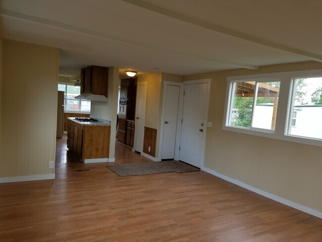 Building Photo - 2 BDRM Mobile Home for rent in Hayden!