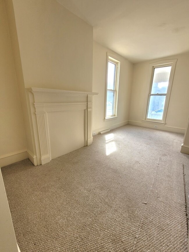 Building Photo - 86 E Franklin St