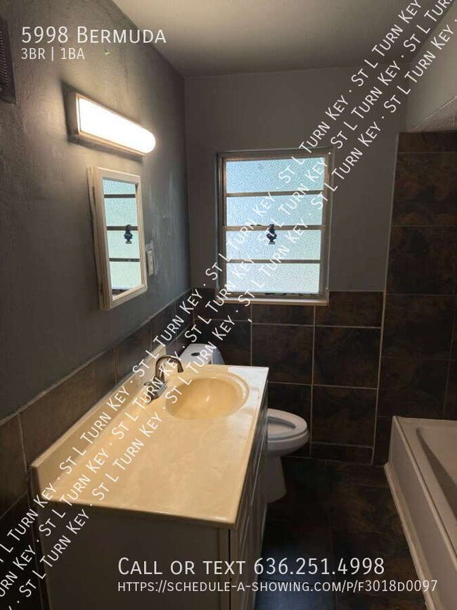 Building Photo - 5998 Bermuda-