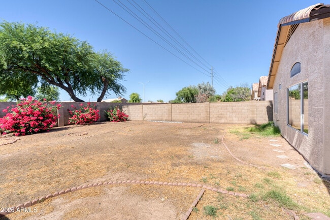 Building Photo - 3321 W Gary Dr