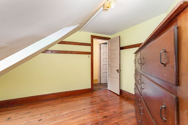 Building Photo - 273 S Hanover St