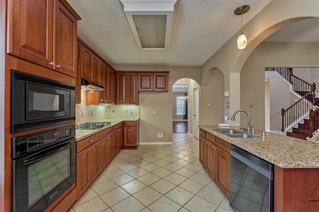 Building Photo - 8406 Oak Villa Ct