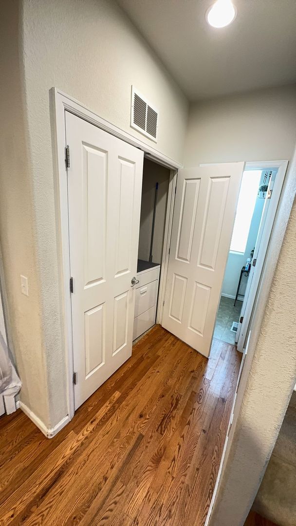 Building Photo - 7632 Sandy Springs Point