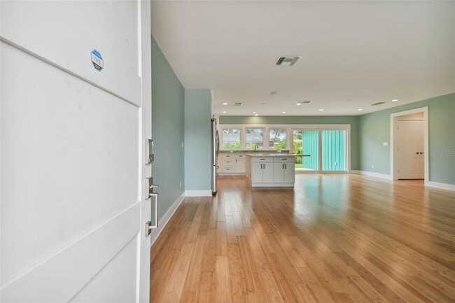 Building Photo - 340 Mehlenbacher Rd