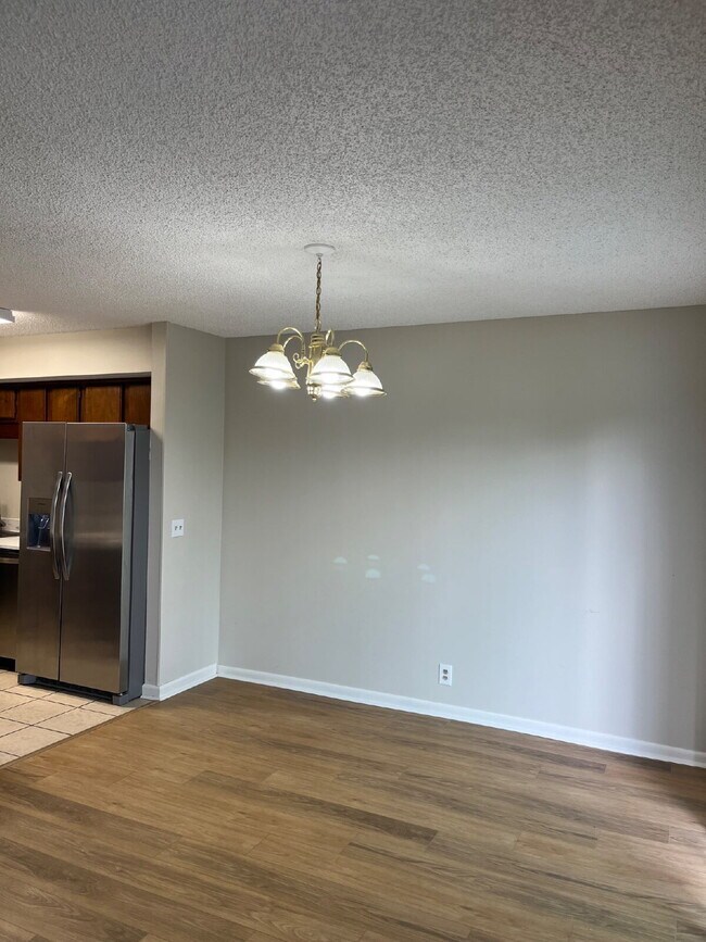 Building Photo - 1404 Bell Trace Dr