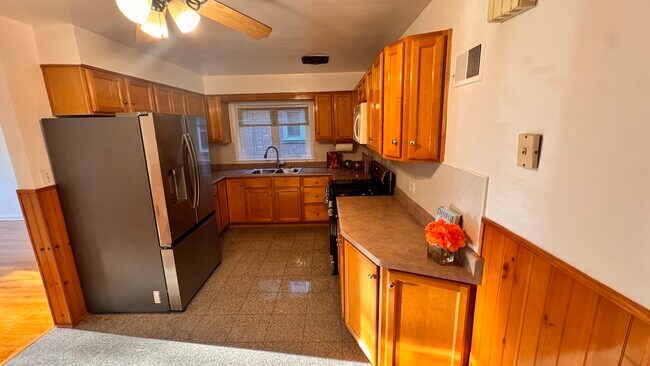 Building Photo - 5501 N California Ave