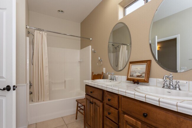 Building Photo - 7236 Pinnacle Pass Dr