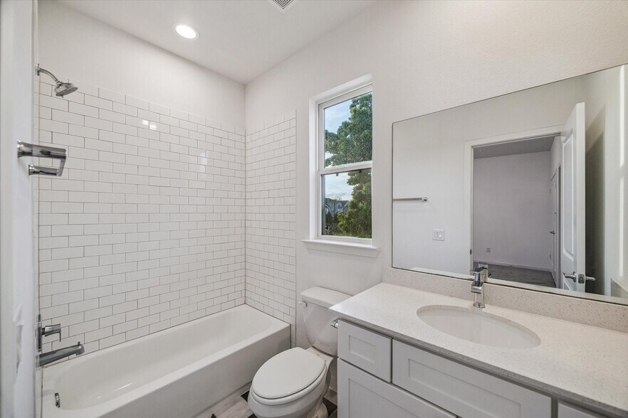 Building Photo - 1524 Ojeman Rd