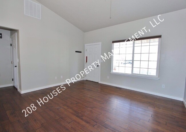 Building Photo - Great home in a quiet neighborhood!