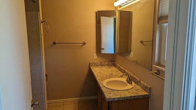 Building Photo - 1025 Moorings Dr