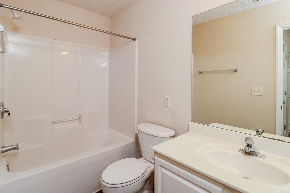 Building Photo - 640 Piermont Ct