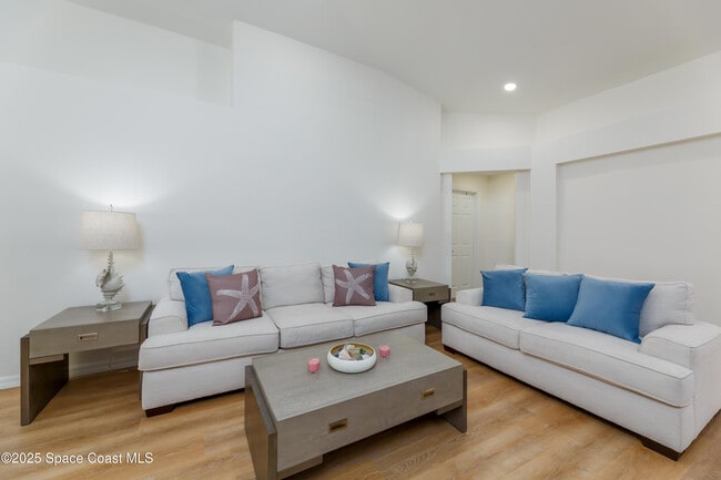 Building Photo - 4540 Bellaluna Dr