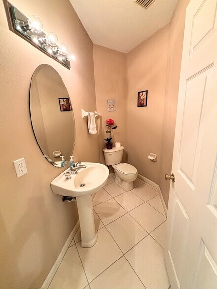 Building Photo - 8271 Mulligan Cir