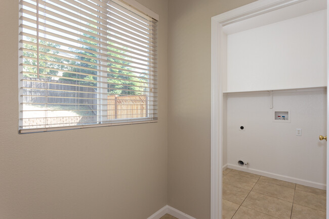 Building Photo - This is a gorgeous home, make it yours!