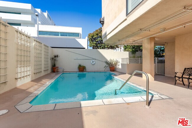 Building Photo - 121 Canon Dr