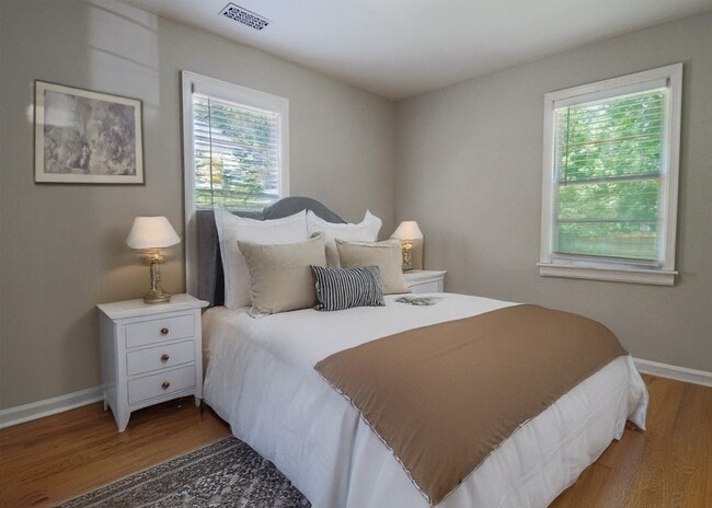 Building Photo - 599 Estridge Dr