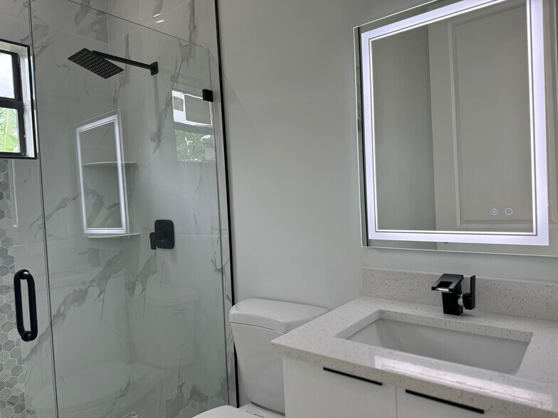 Building Photo - 3210 8th St SW