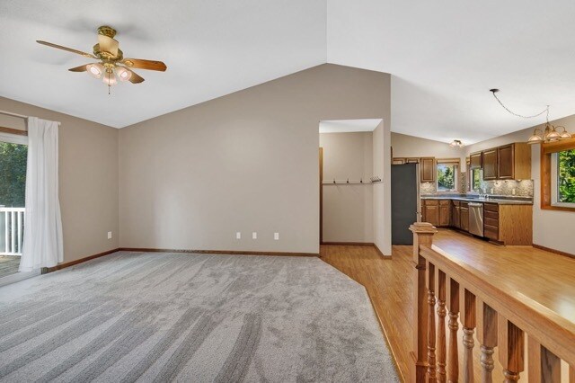 Building Photo - 9641 Meadow Ln