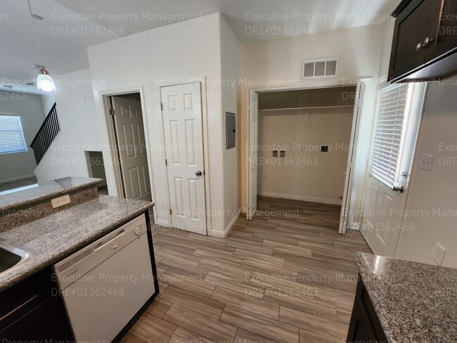 Building Photo - 3275 Chester Ln