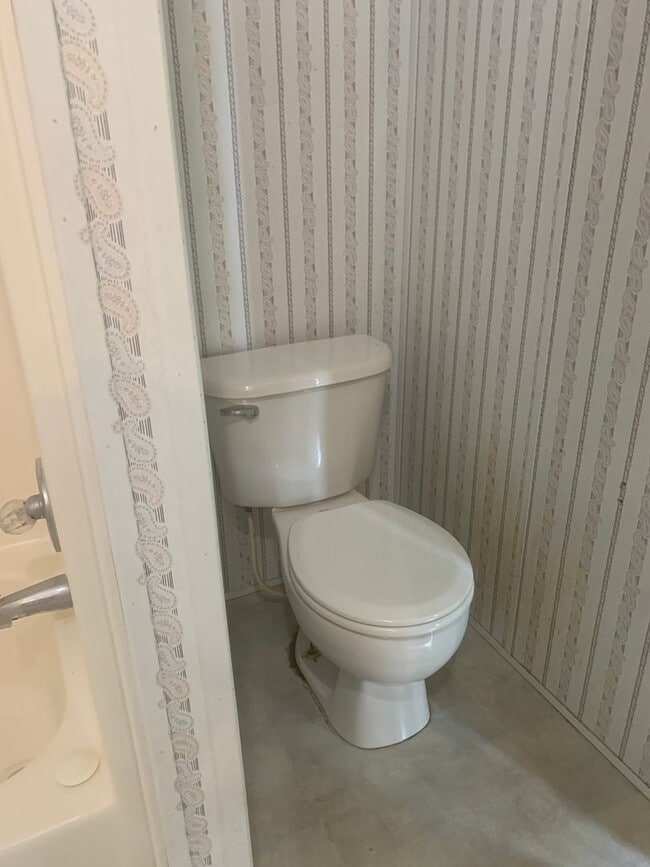 Building Photo - 3 Bedroom 2 Bath Home in Belvidere $1350/mo