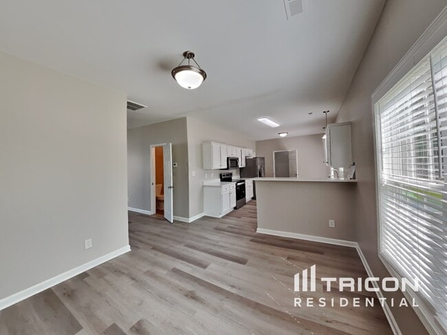 Building Photo - 2801 Varnish Pl