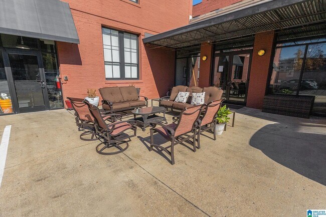 Building Photo - 2412 2nd Ave N