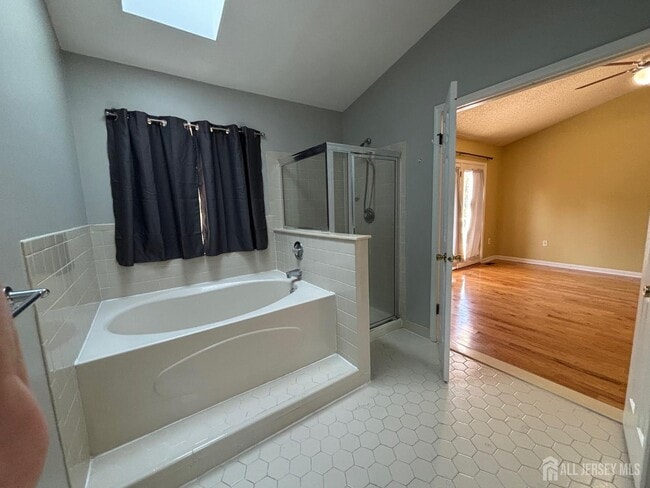 Building Photo - 62 Sapphire Ln
