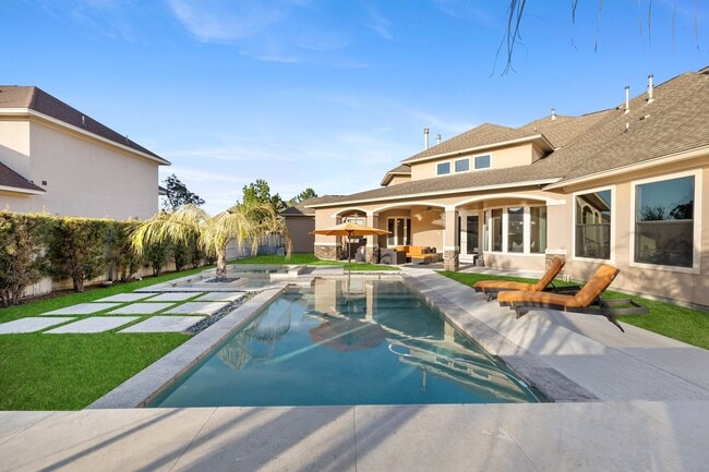 Building Photo - 21603 Christopher Lake Ct