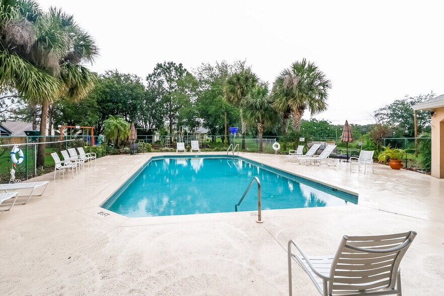 Building Photo - 1176 Stoneham Dr