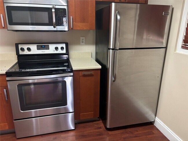 Building Photo - 10421 Mahogany Key Cir