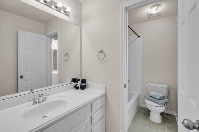 Building Photo - 5303 Riverstone Crossing Dr