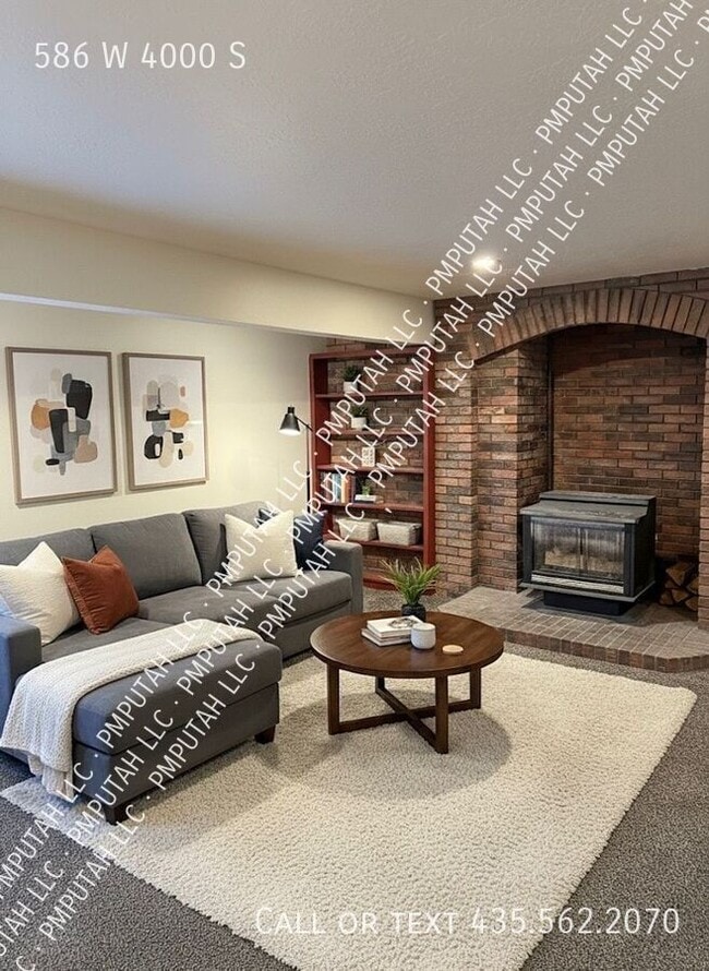 Building Photo - 586 4000 S