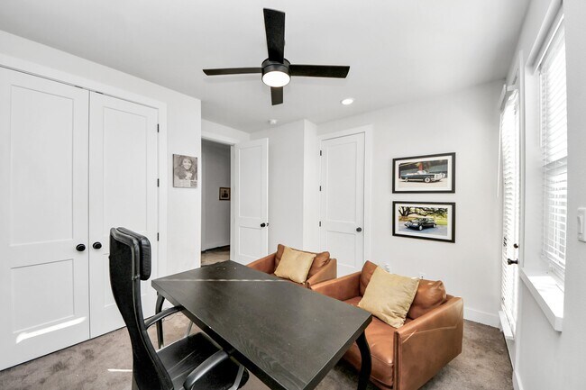 Building Photo - 3905 B Pinemont Dr