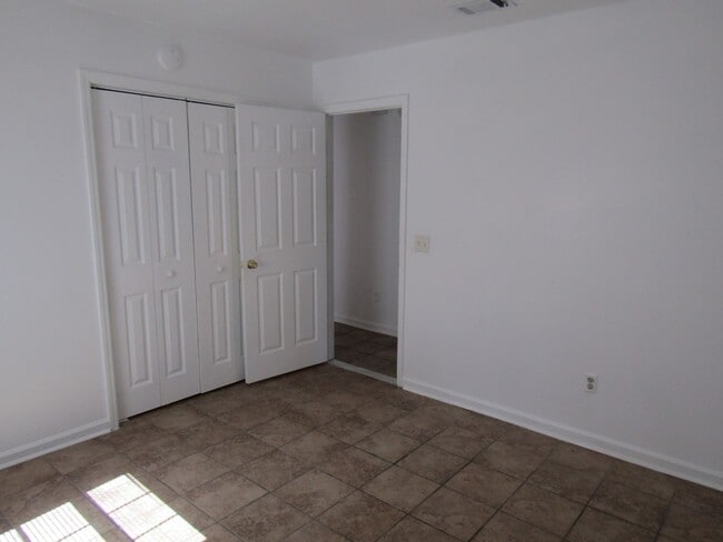 Building Photo - 1087 Desert Shield St