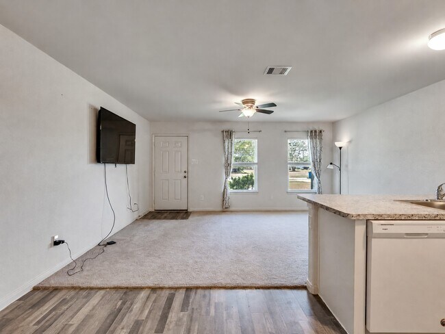 Building Photo - 2029 6th St
