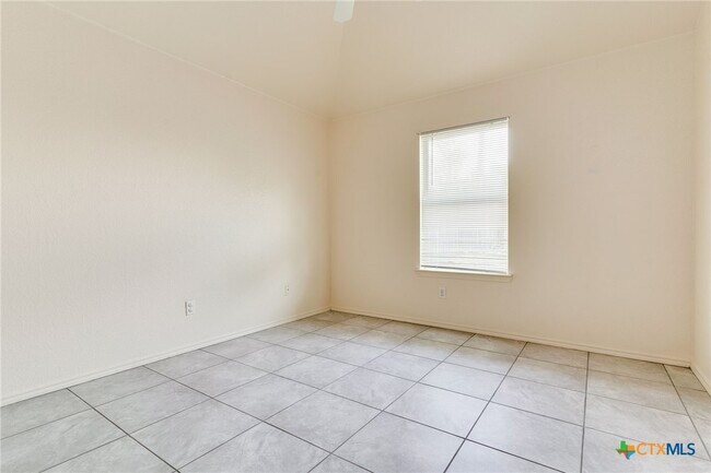 Building Photo - 4001 Bade Ct