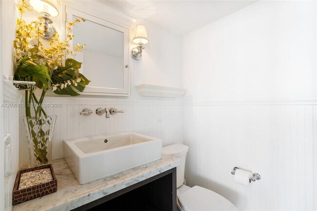 Building Photo - 600 NE 36th St