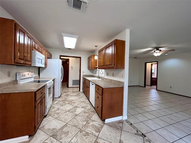 Building Photo - 57 Woodcreek Dr