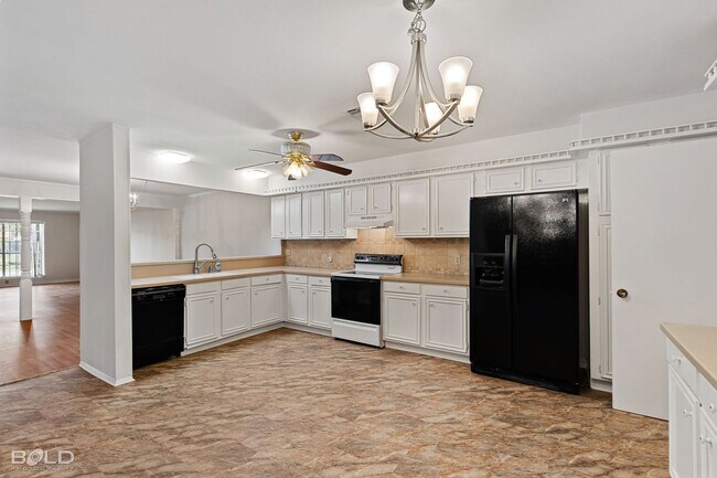 Building Photo - 203 Stratmore Dr