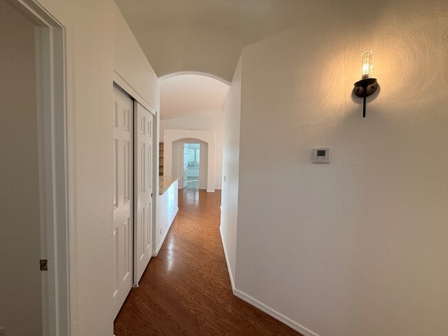 Building Photo - 6061 E Rochelle St