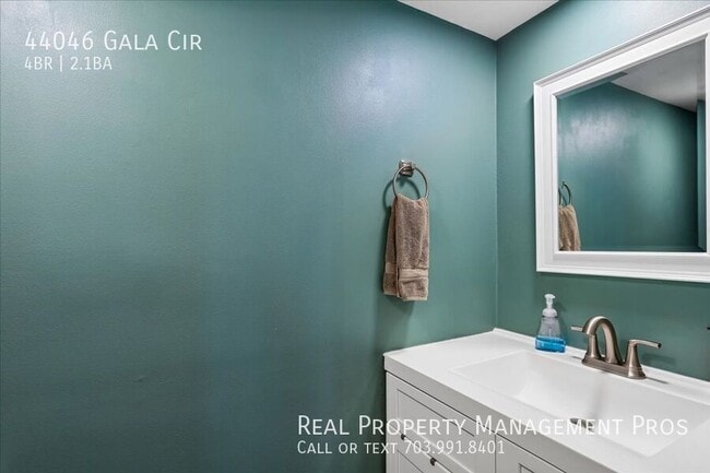 Building Photo - 44046 Gala Cir