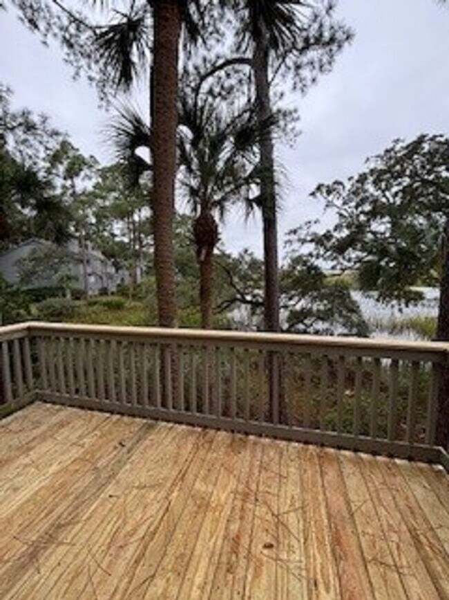 Building Photo - Broad Creek Landing