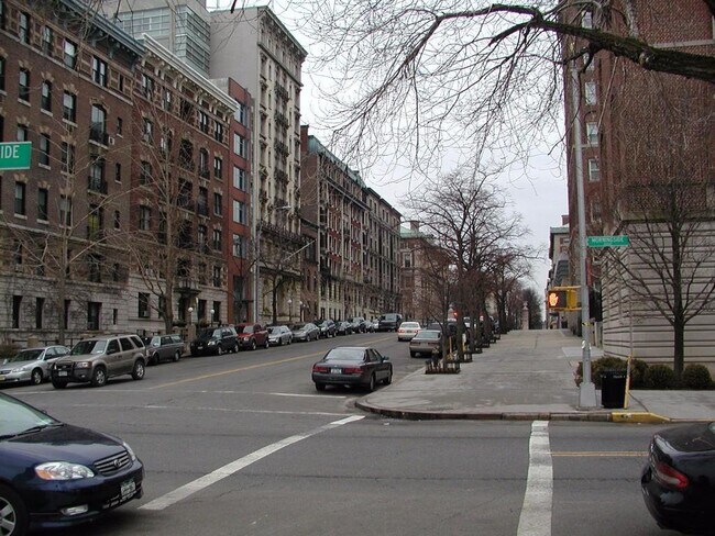 Building Photo - 180 Claremont Ave