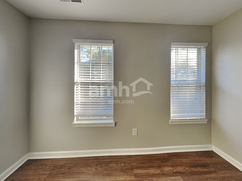 Building Photo - 103 Fair Isle Ct